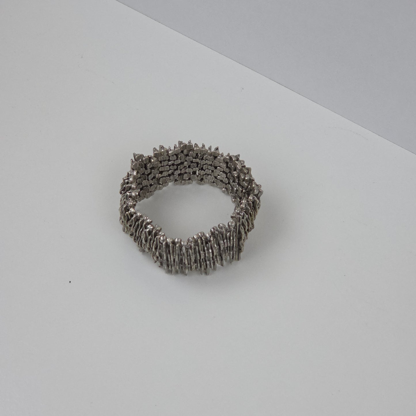 Hevi Brede Elastische Armband – Zilverkleurige Segmenten