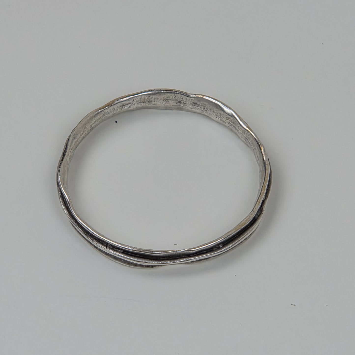 Hevi Bangle Armband – Organisch Design