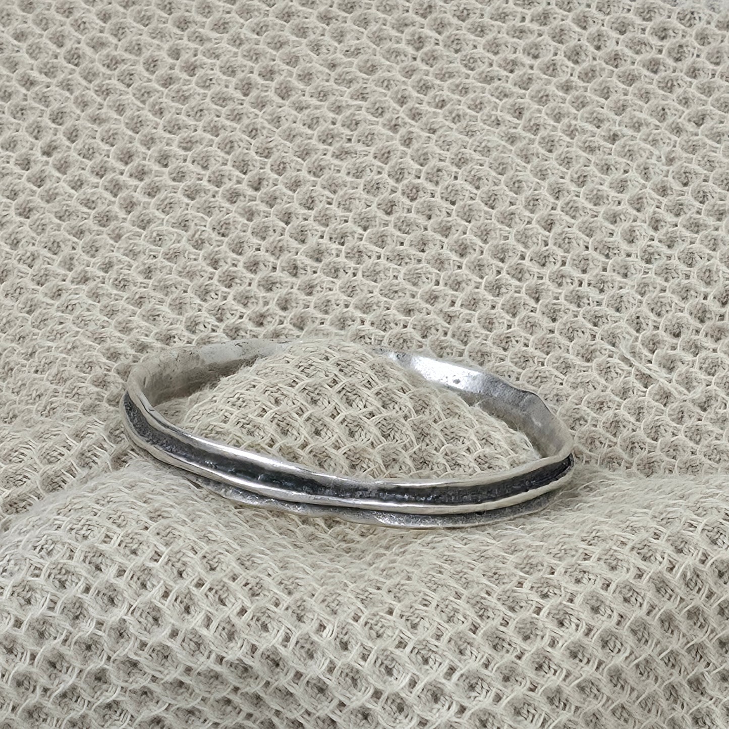 Hevi Bangle Armband – Organisch Design