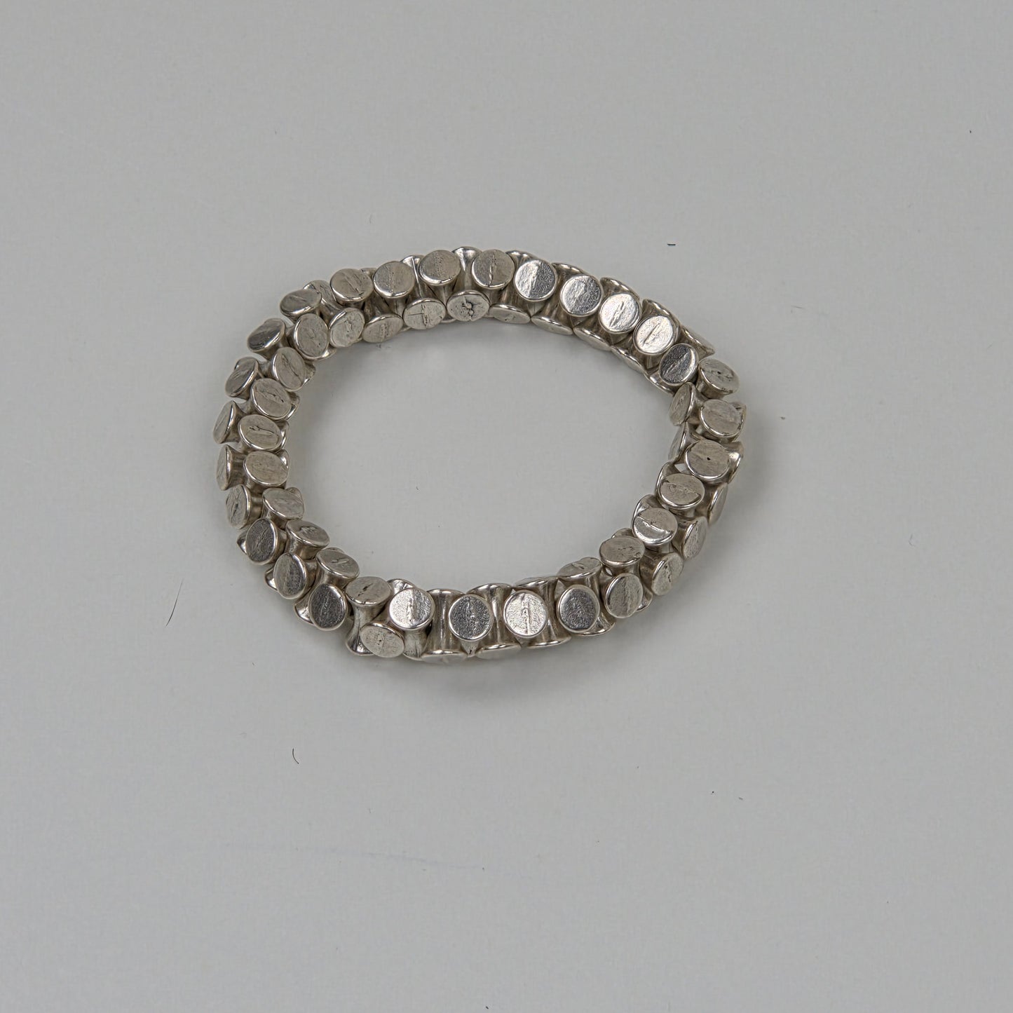 Hevi Elastische Armband – Ronde Segmenten