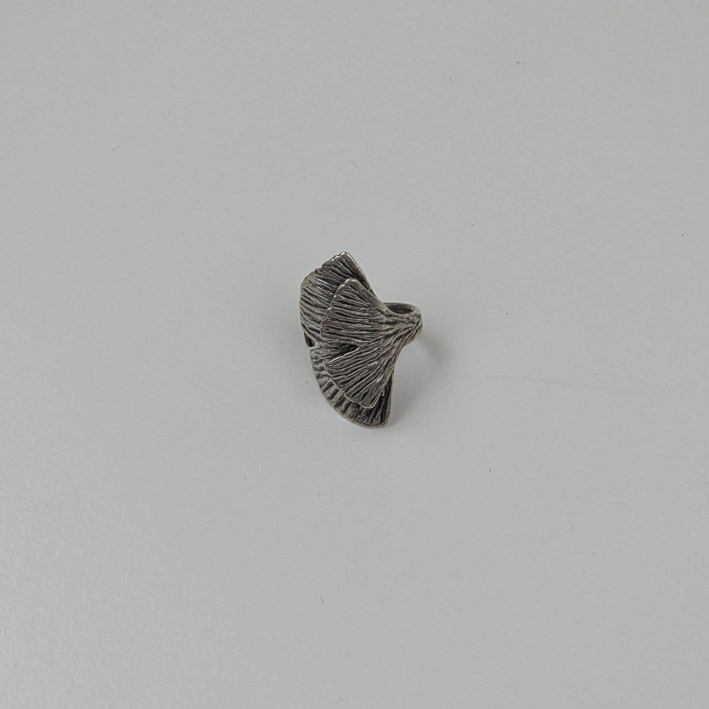 Hevi Ginkgo Leaf Ring