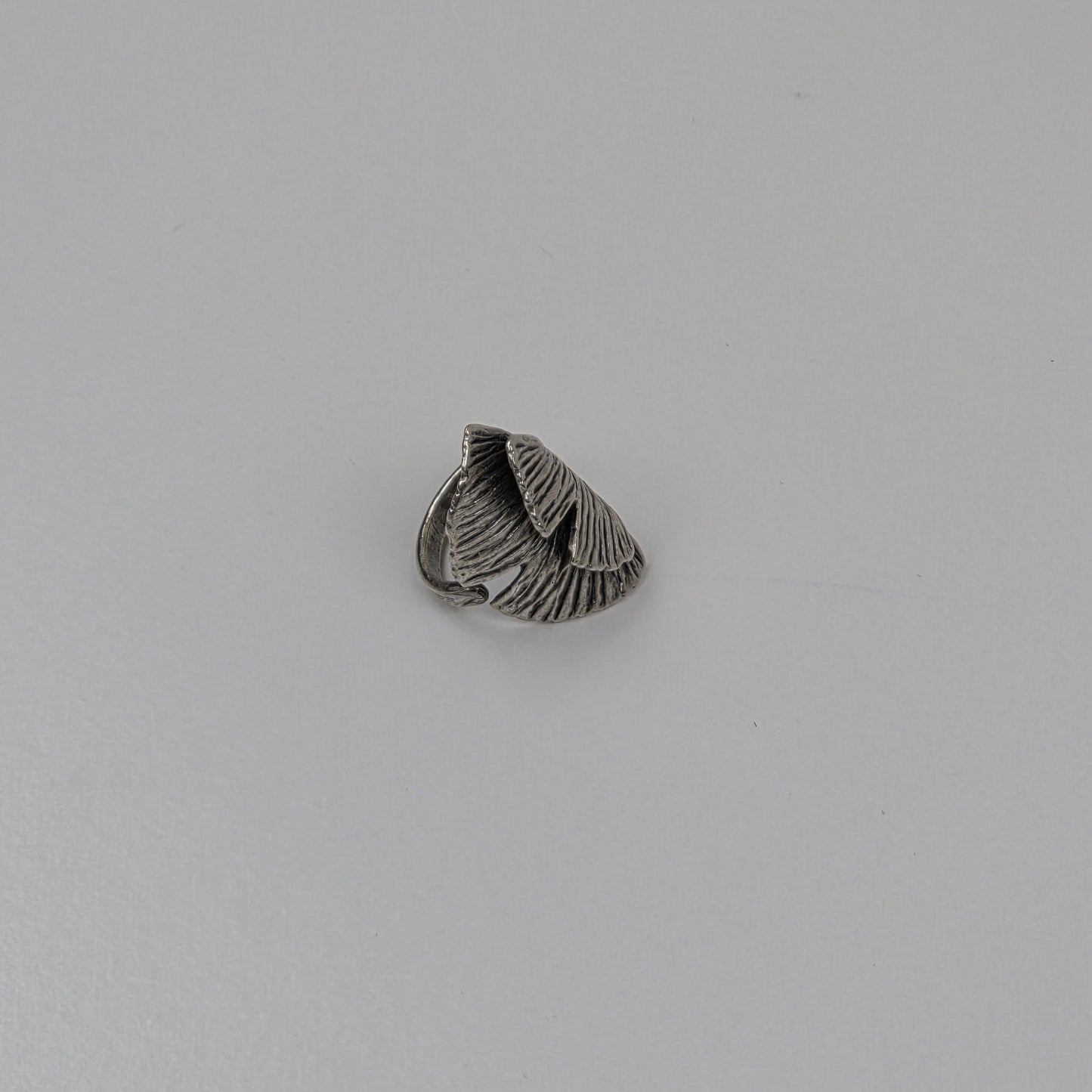 Hevi Ginkgo Leaf Ring