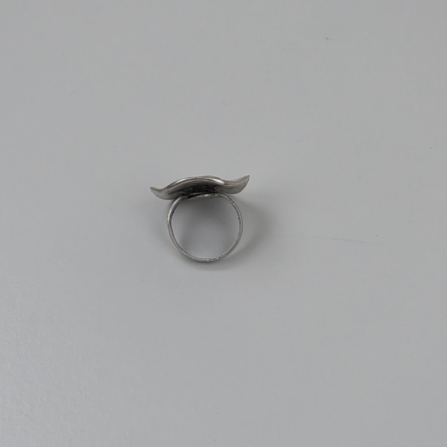 Hevi Rosette Ring