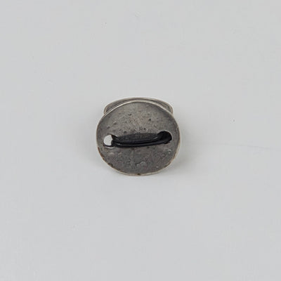 Hevi Button Ring