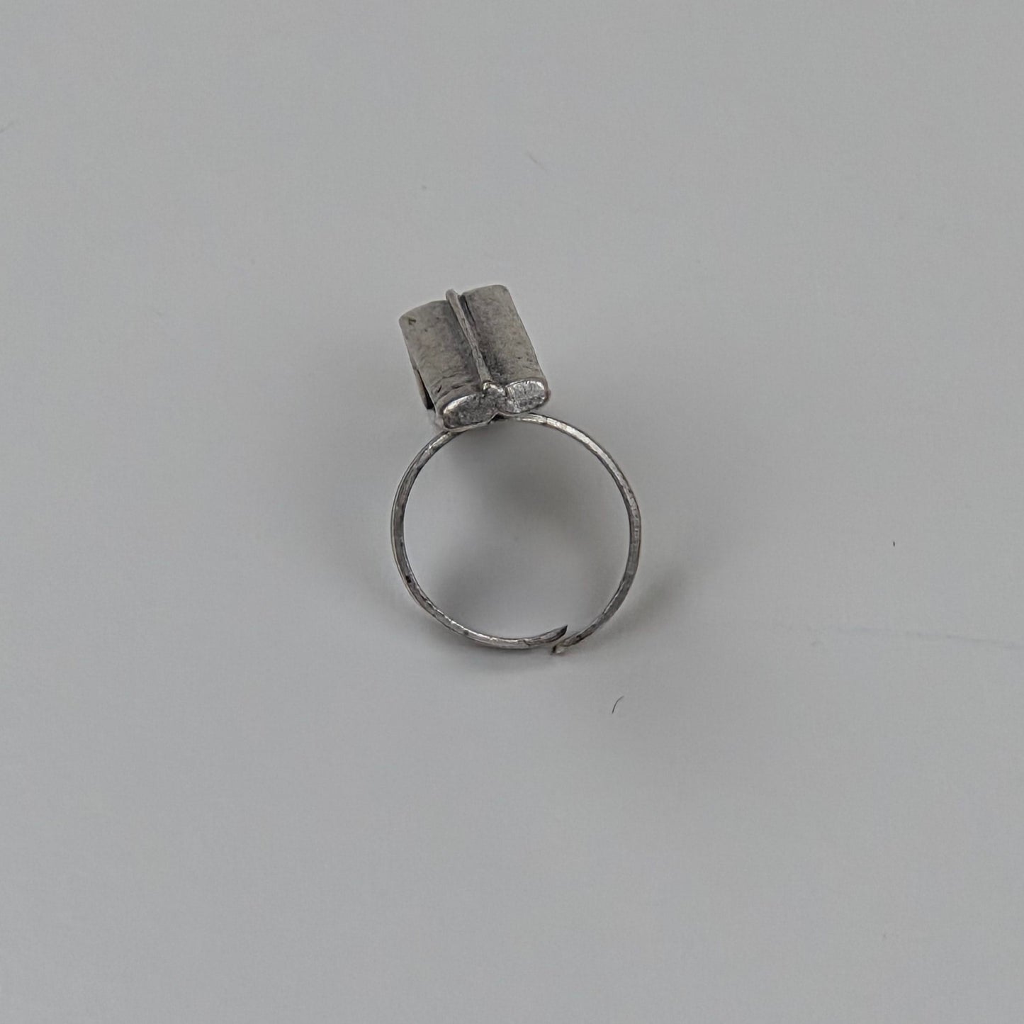 Hevi Geometric Frame Ring