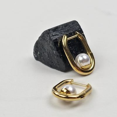 U-Hoop Pearl Earrings