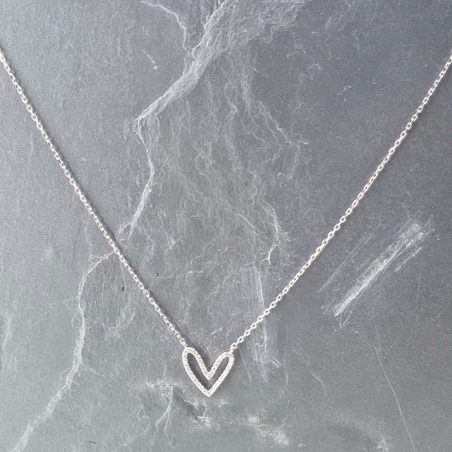 Zilverkleurige Ketting met Open Hart & Strass