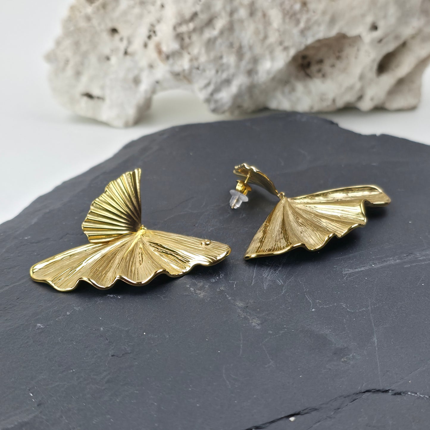 Goudkleurige Waaier Blad Oorbellen – 5 cm