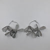 Zilverkleurige Hoops met Bloem Hangers – 7 cm