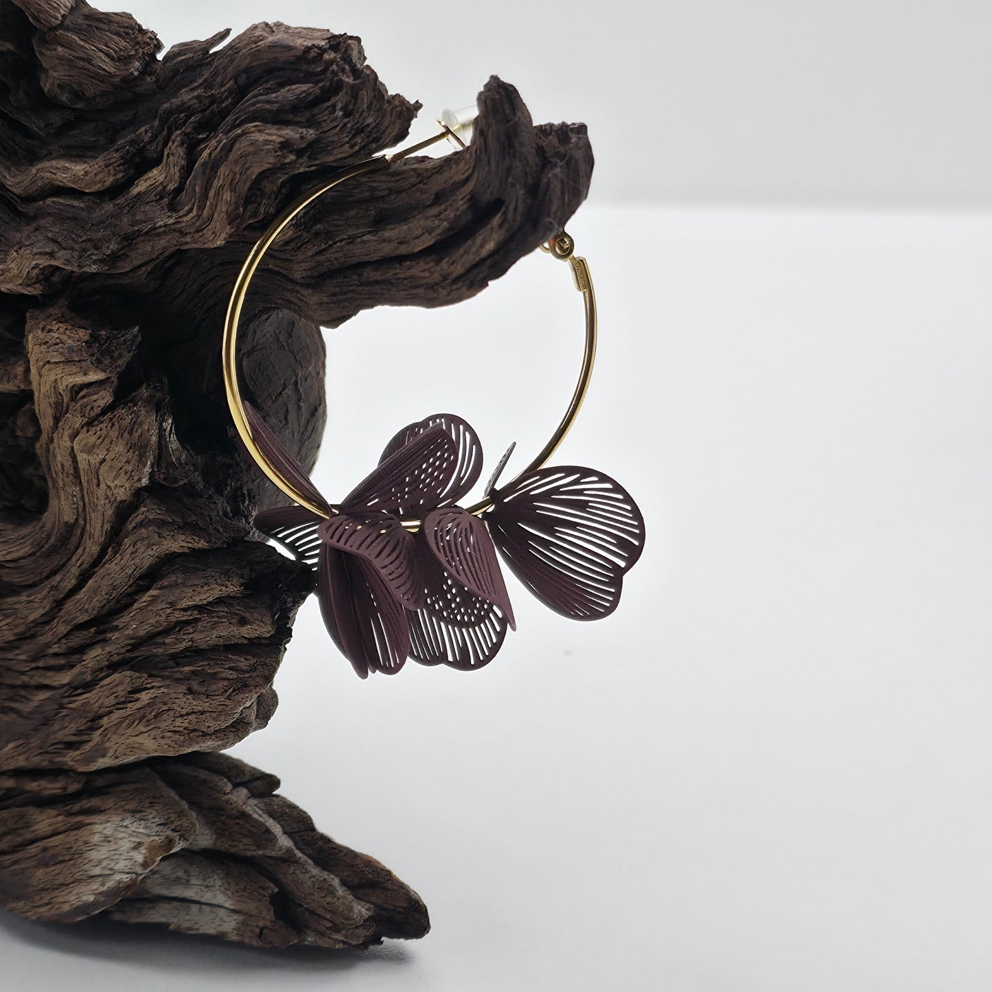 Goudkleurige Hoops met Paarse Bloem Hangers – 5 cm