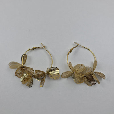 Goudkleurige Hoops met Paarse Bloem Hangers – 5 cm