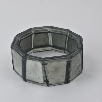 Handgemaakte Armband met Zilverkleurige Rechthoekige Schakels – Resin & Schelp