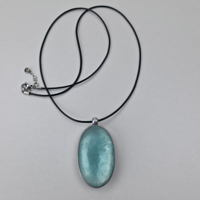 Handgemaakte Ovale Hanger Ketting – 75 cm (Lichtblauw & Diepblauw Dubbelzijdig)