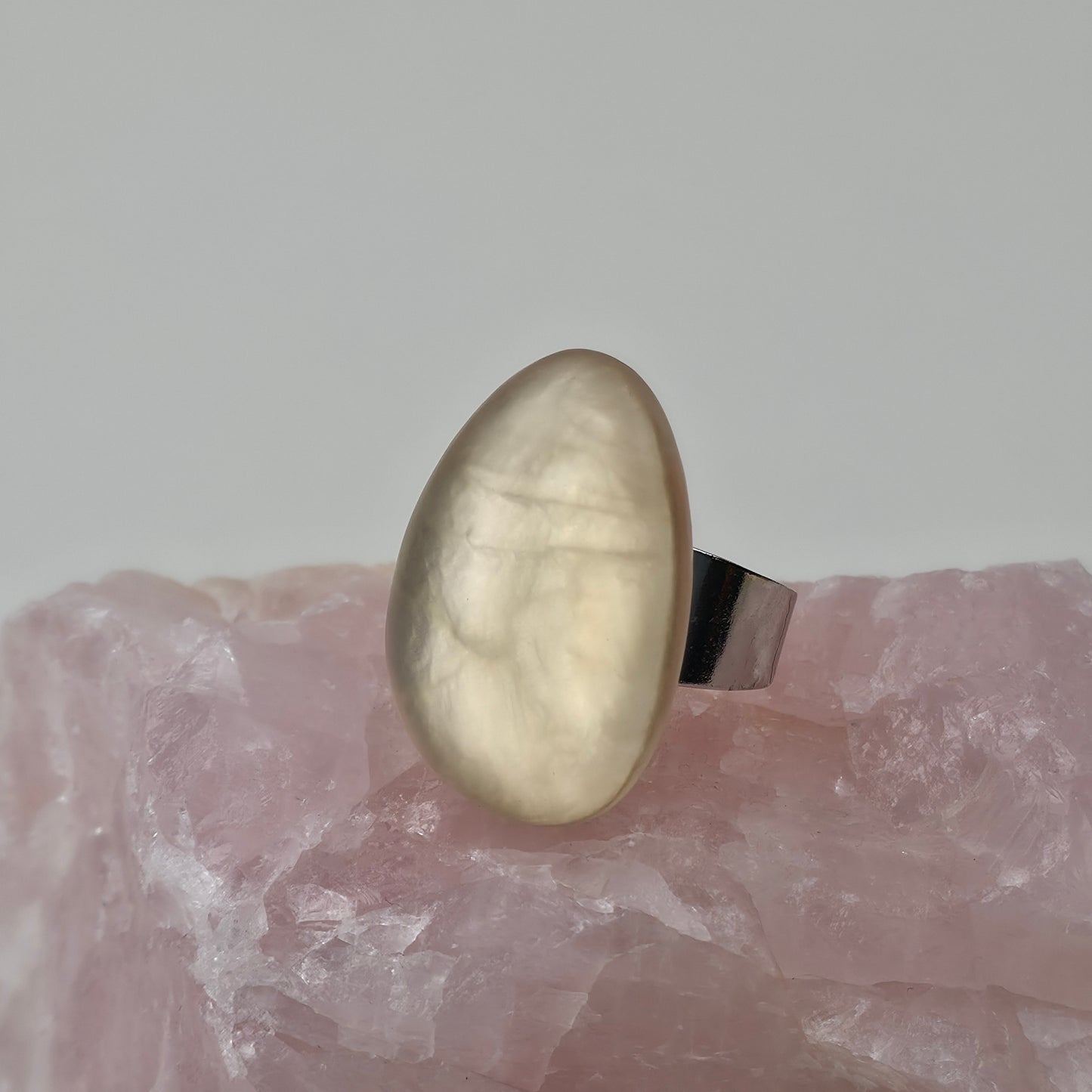 Handgemaakte Ring Parelwit Ovaal Design