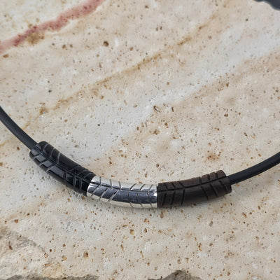 Handgemaakte Minimalistische Ketting – 45 cm (Zwart, Zilver & Bruin)