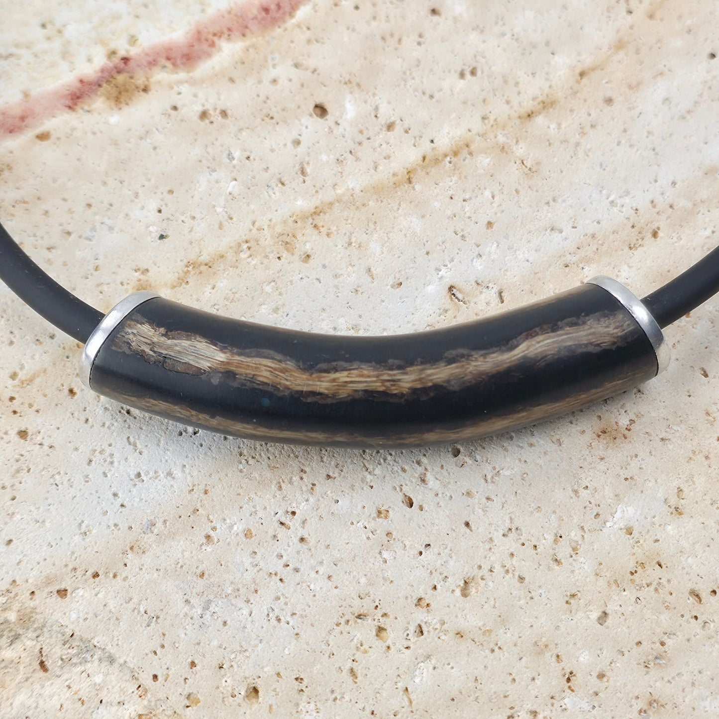 Handgemaakte Ketting met Hoornlook Detail – 45 cm (Zwart & Zilver)