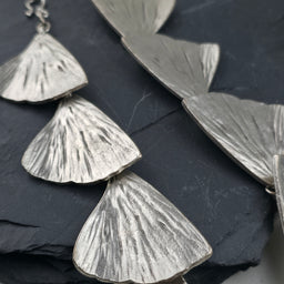 Handgemaakte Zilverkleurige Waaiervorm Statementketting