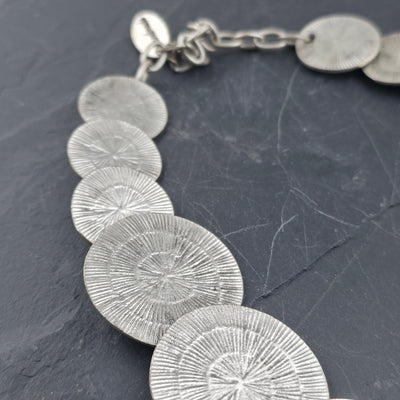 Handgemaakte Zilverkleurige Cirkelstructuur Ketting