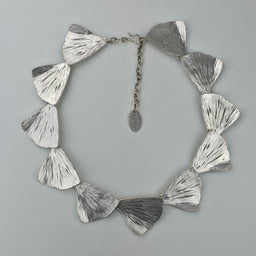 Handgemaakte Zilverkleurige Waaiervorm Statementketting