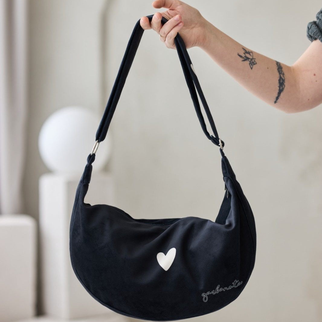 Hobo Bag Heart - Black