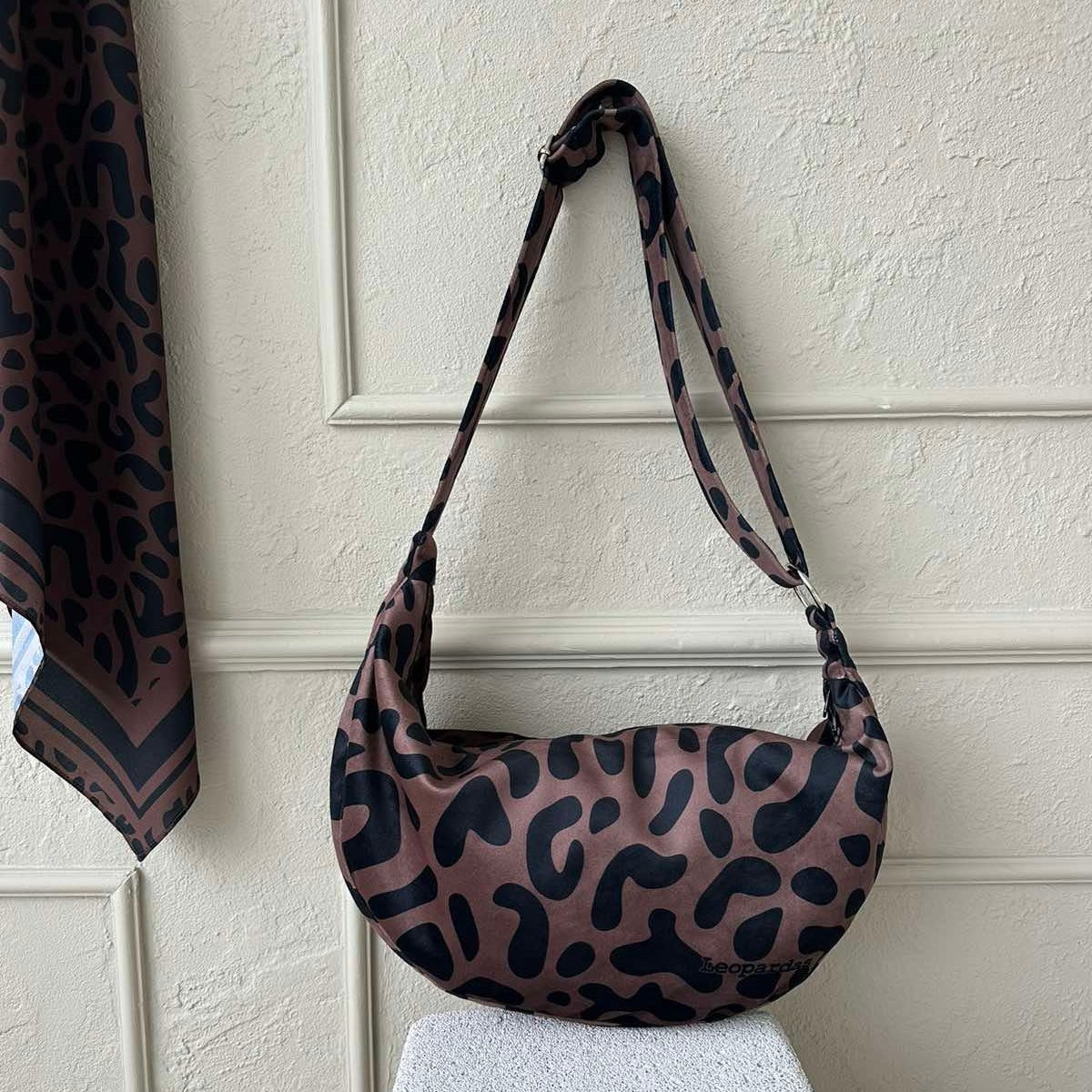 Hobo Bag - Classic Leopard